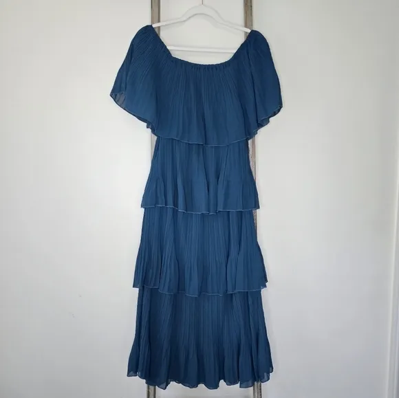 ⭐️40% Off⭐️ Teal Pleates Tiered Dress