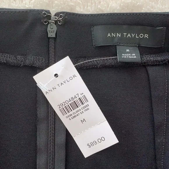Ann Taylor Black Pencil Skirt With Embroidered Ruffled Hem Size M