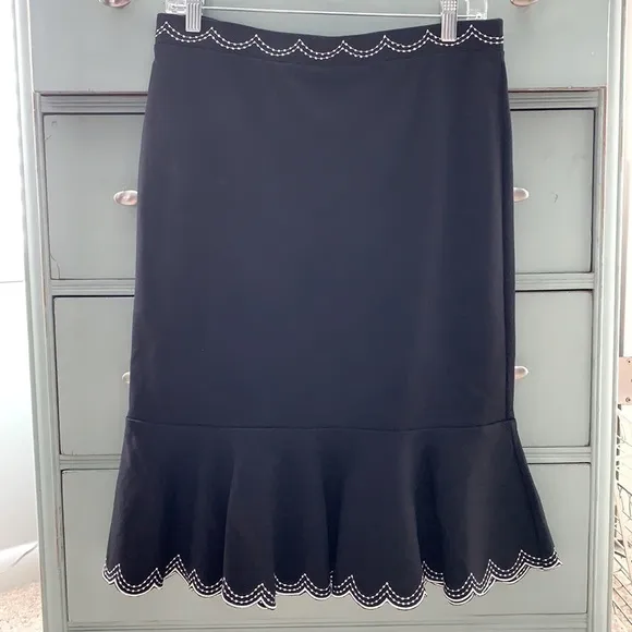 Ann Taylor Black Pencil Skirt With Embroidered Ruffled Hem Size M