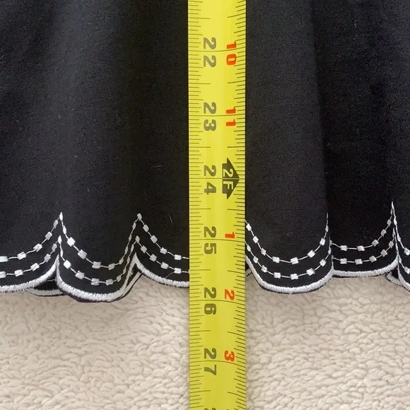 Ann Taylor Black Pencil Skirt With Embroidered Ruffled Hem Size M