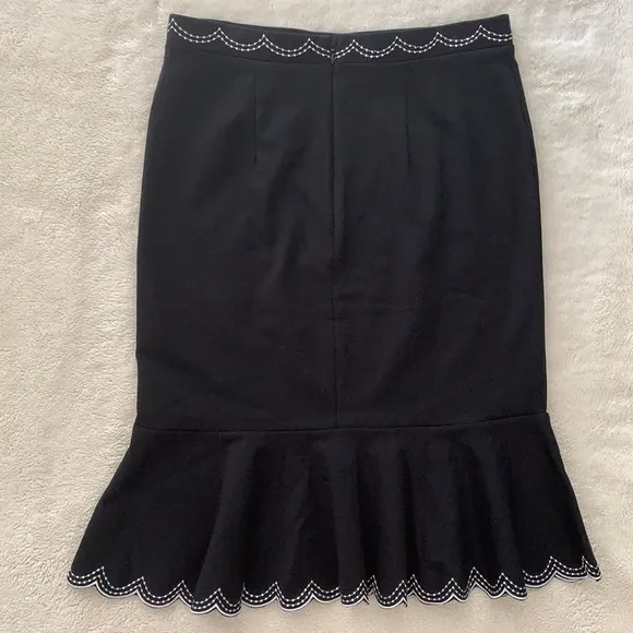 Ann Taylor Black Pencil Skirt With Embroidered Ruffled Hem Size M