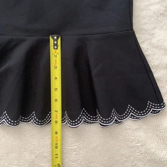 Ann Taylor Black Pencil Skirt With Embroidered Ruffled Hem Size M