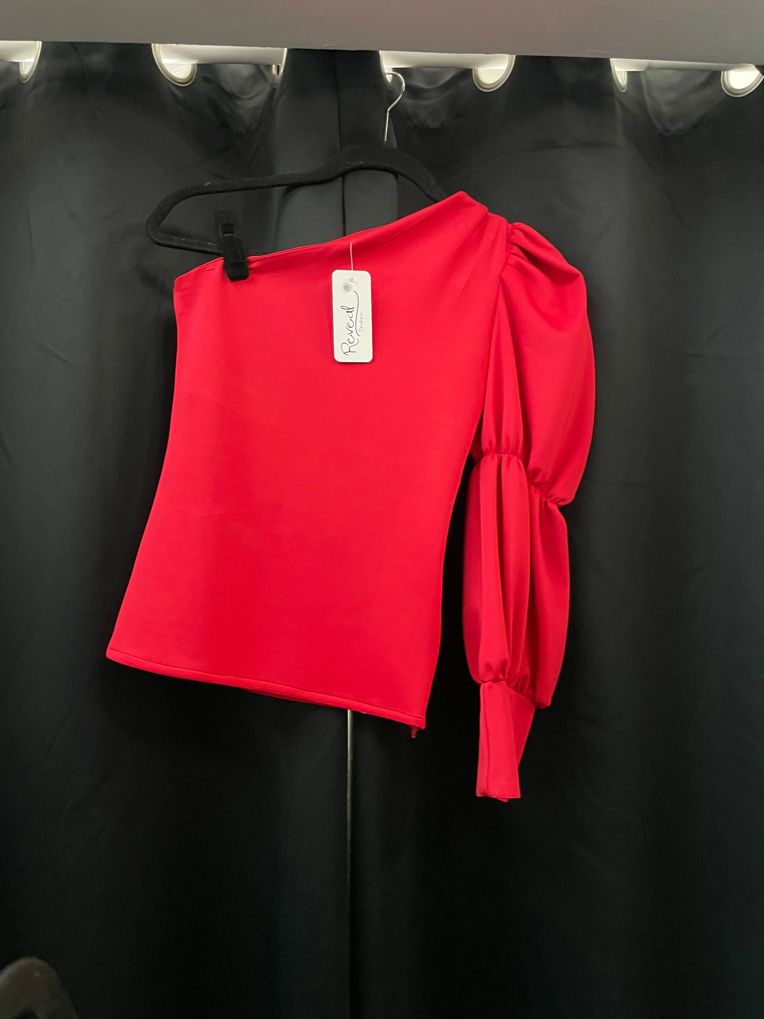 Antonia Long One Sleeve