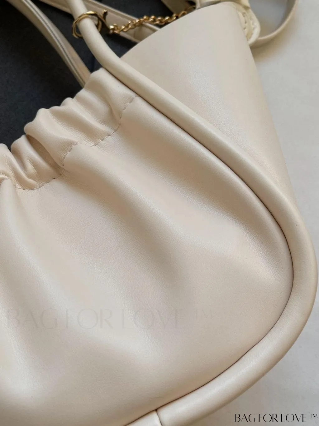 BagForLove - Stylish Pleated Handbag featuring Exquisite Pendant Design