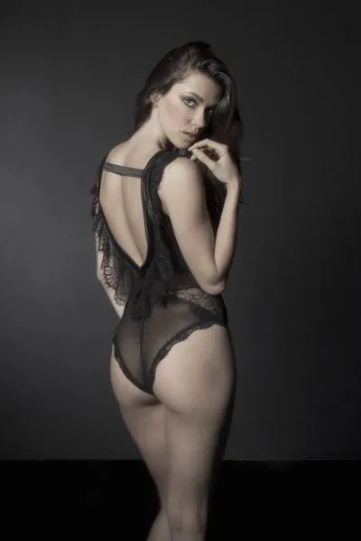 Black - Nicolette Plunge Pleated Neckline Teddy -