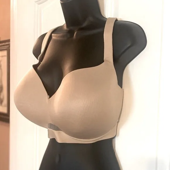 “CACIQUE” Lightly Lined No-Wire Bra