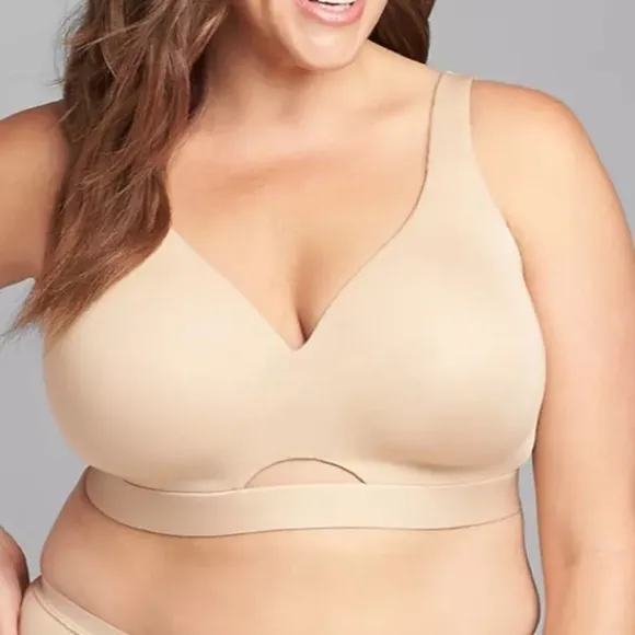 “CACIQUE” Lightly Lined No-Wire Bra