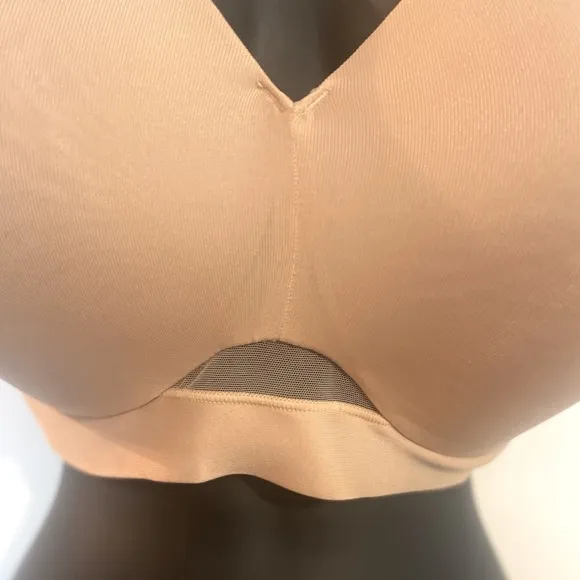“CACIQUE” Lightly Lined No-Wire Bra