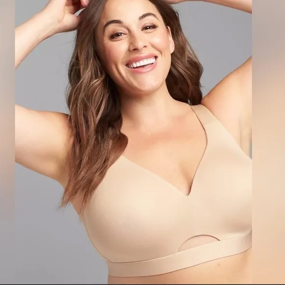 “CACIQUE” Lightly Lined No-Wire Bra