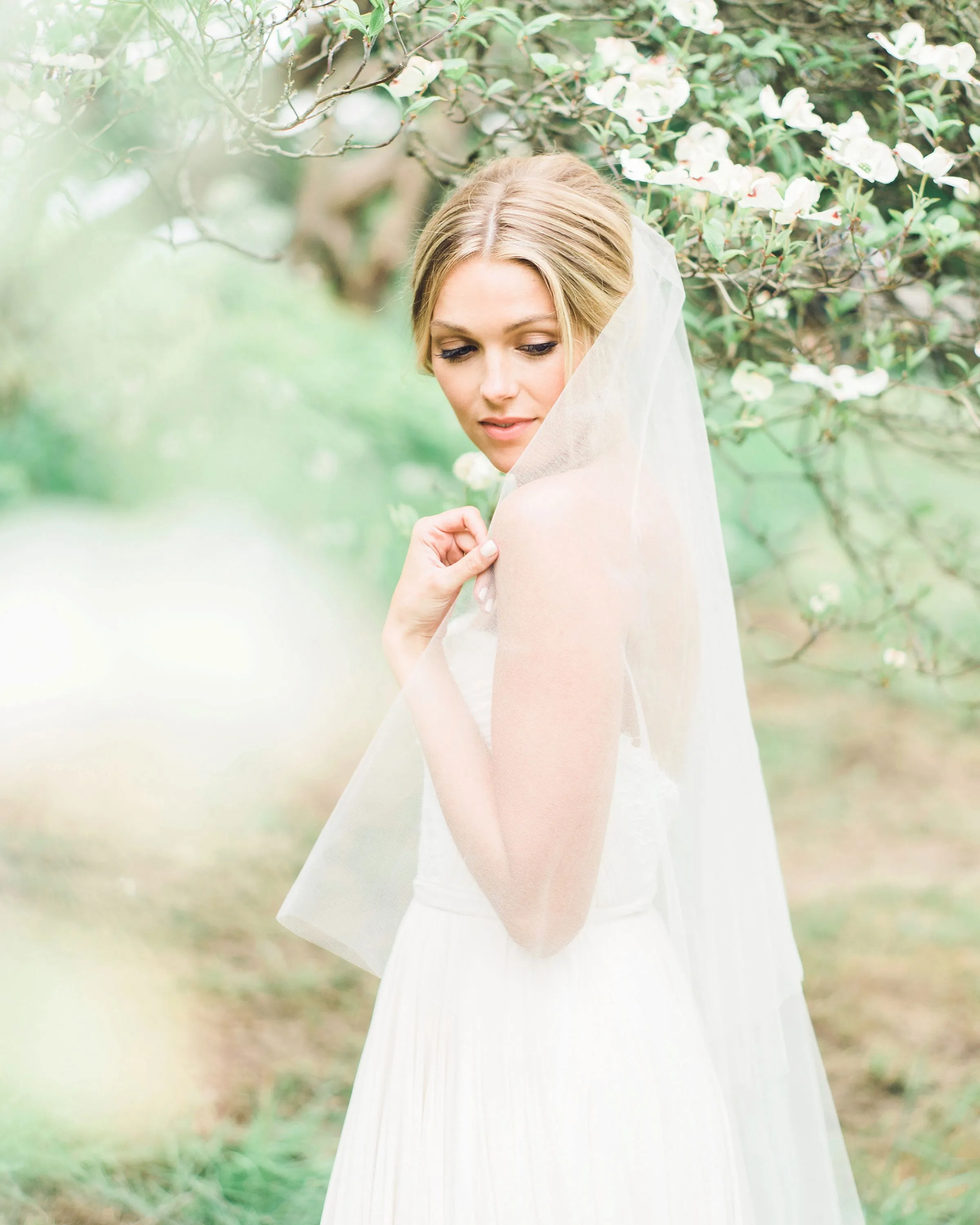 Delphine Gathered Fingertip Veil