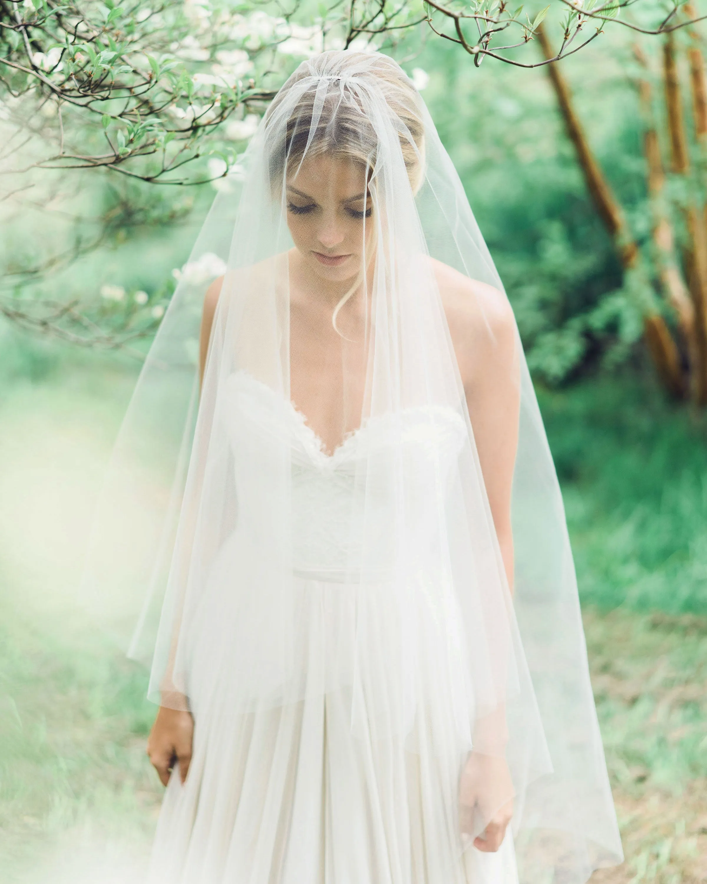 Delphine Gathered Fingertip Veil