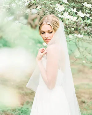 Delphine Gathered Fingertip Veil