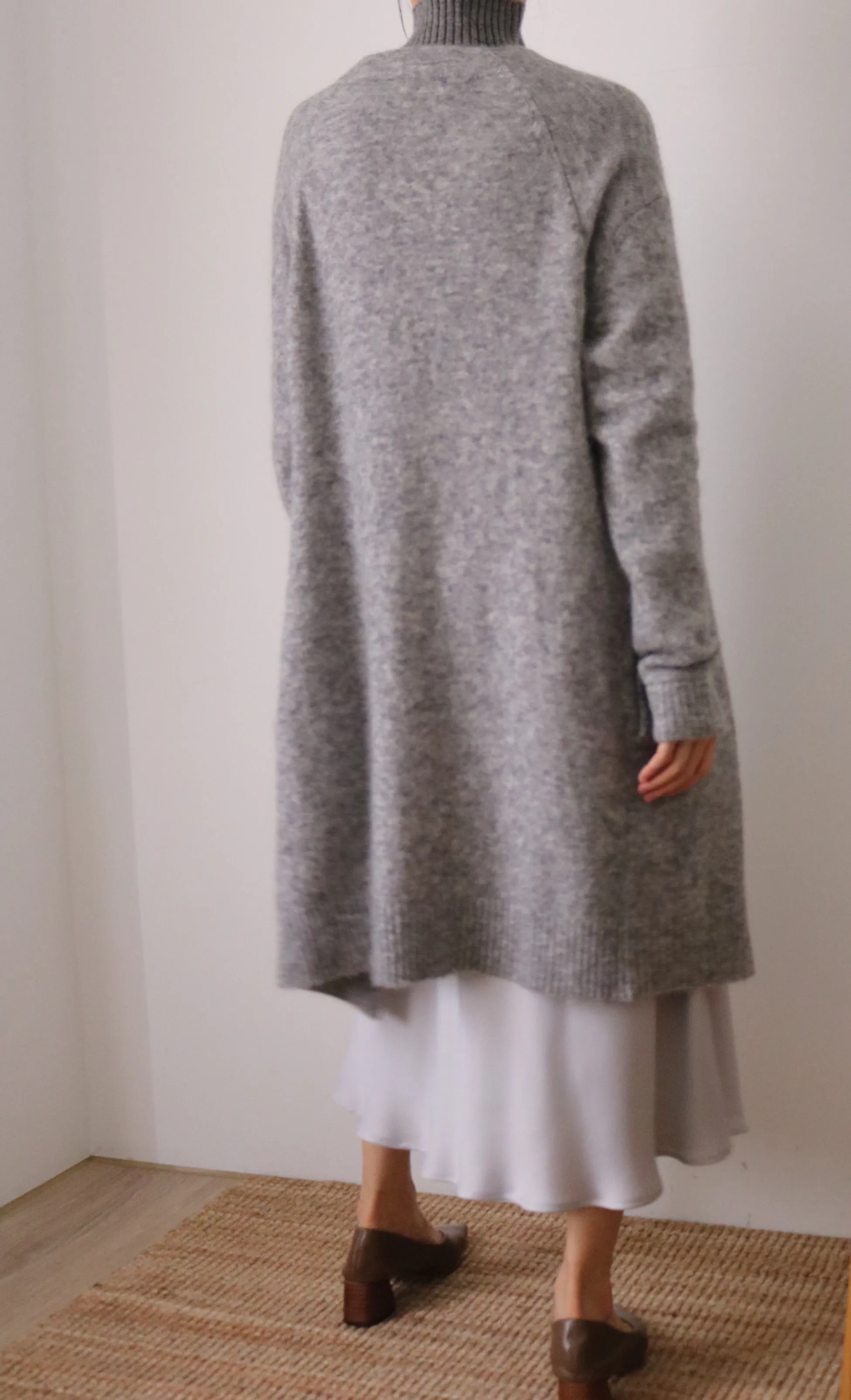 Eniya cardigan { charcoal & mid-grey }