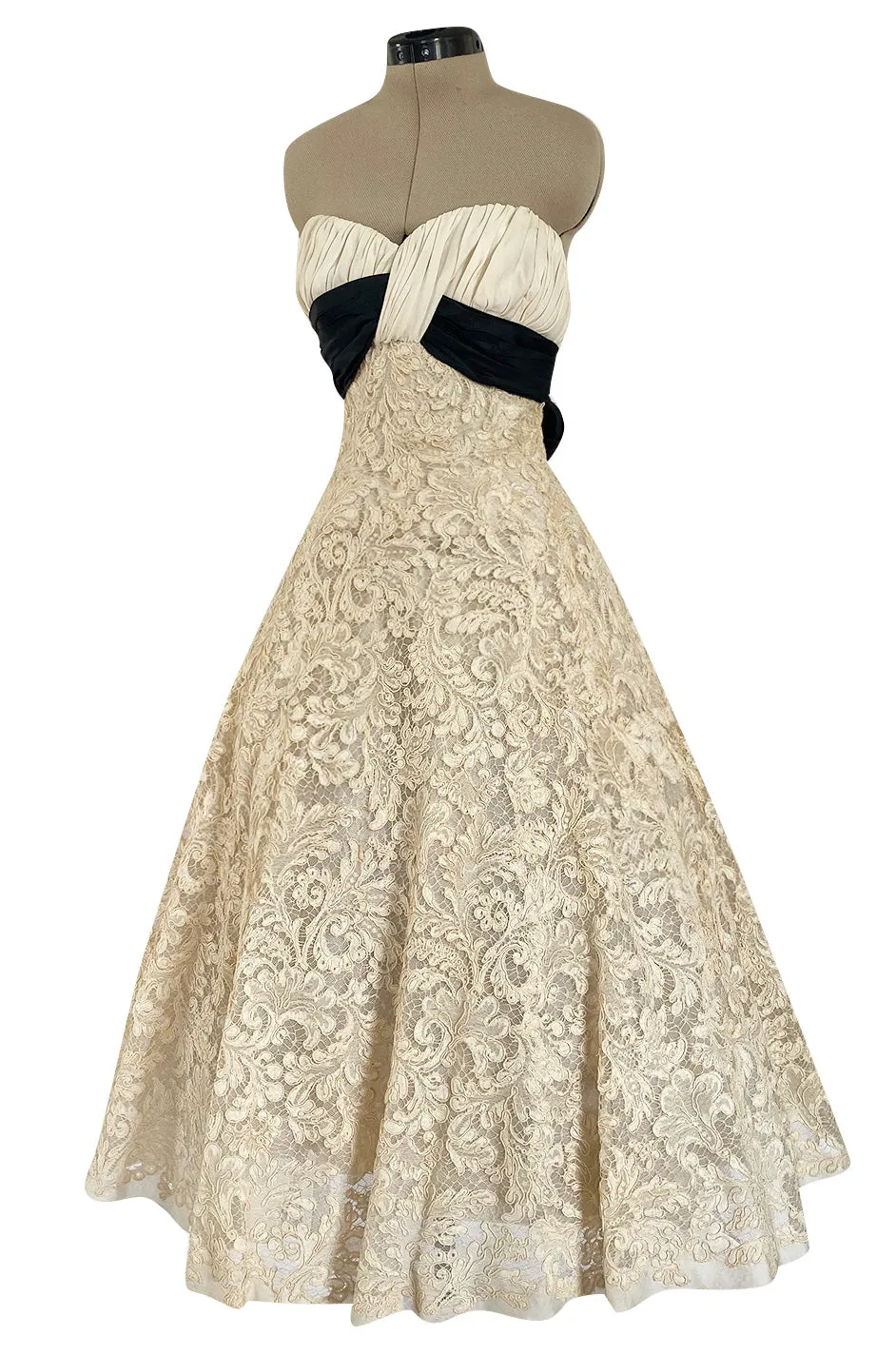 Exceptional Spring 1956 Pierre Balmain Haute Couture Strapless French Alencon Lace & Silk Organza Dress