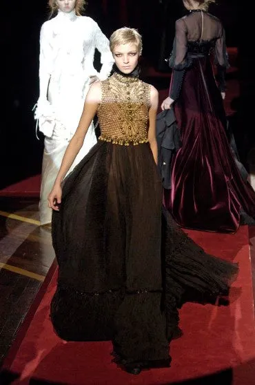Gianfranco Ferre Fall 2006 Runway