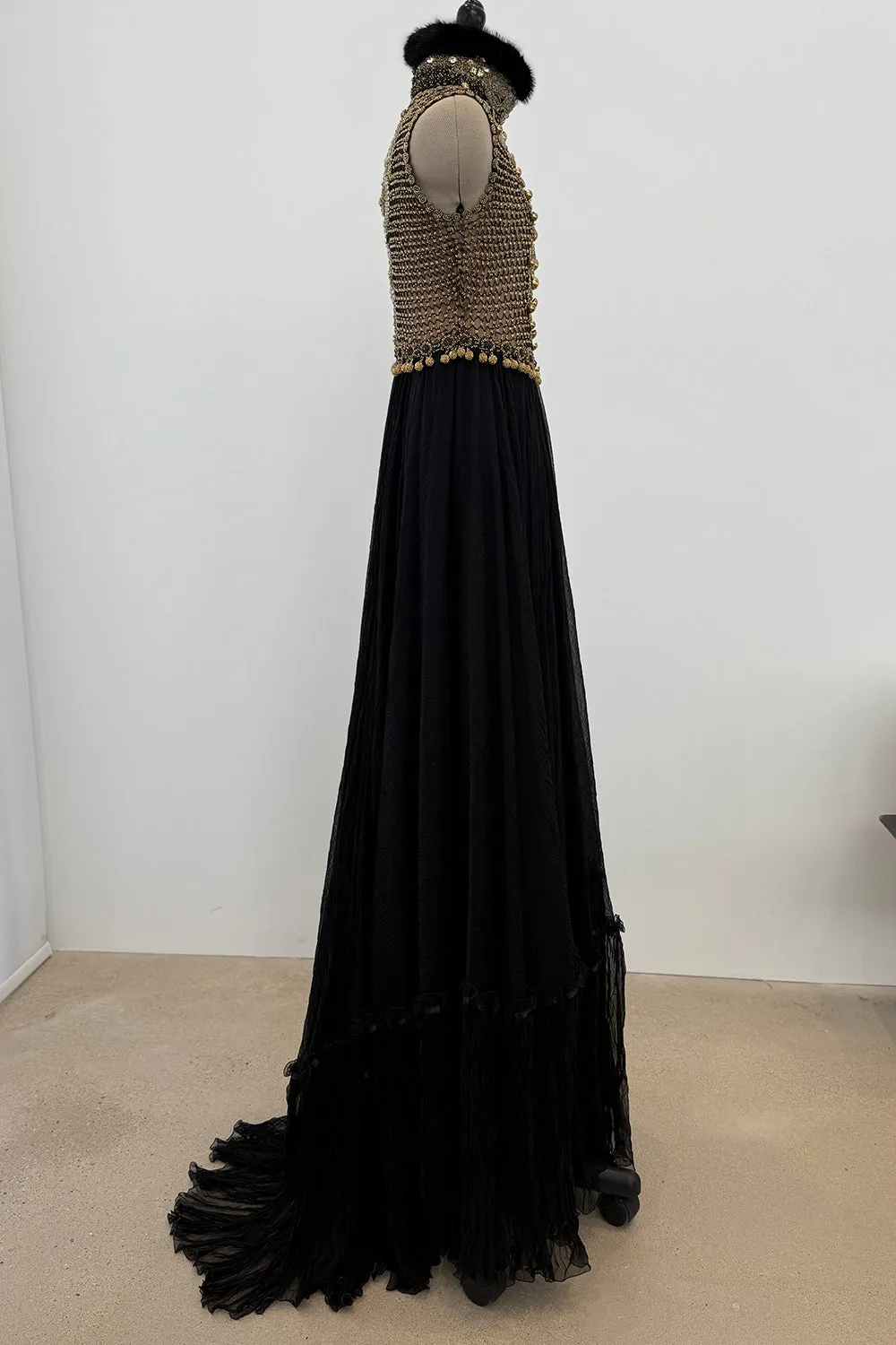 Gianfranco Ferre Fall 2006 Runway