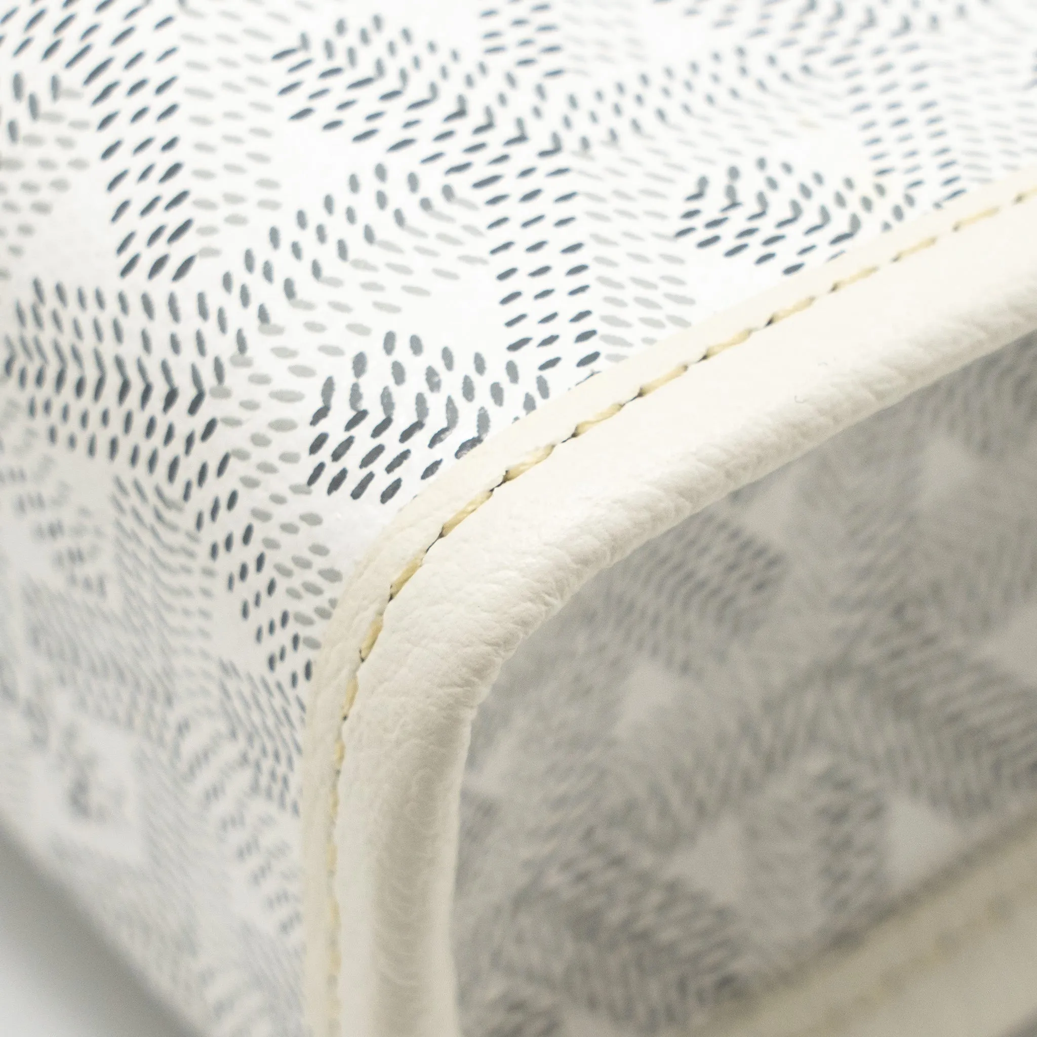 Goyard Jouvence MM Toiletry Bag Goyardine Canvas White SHW