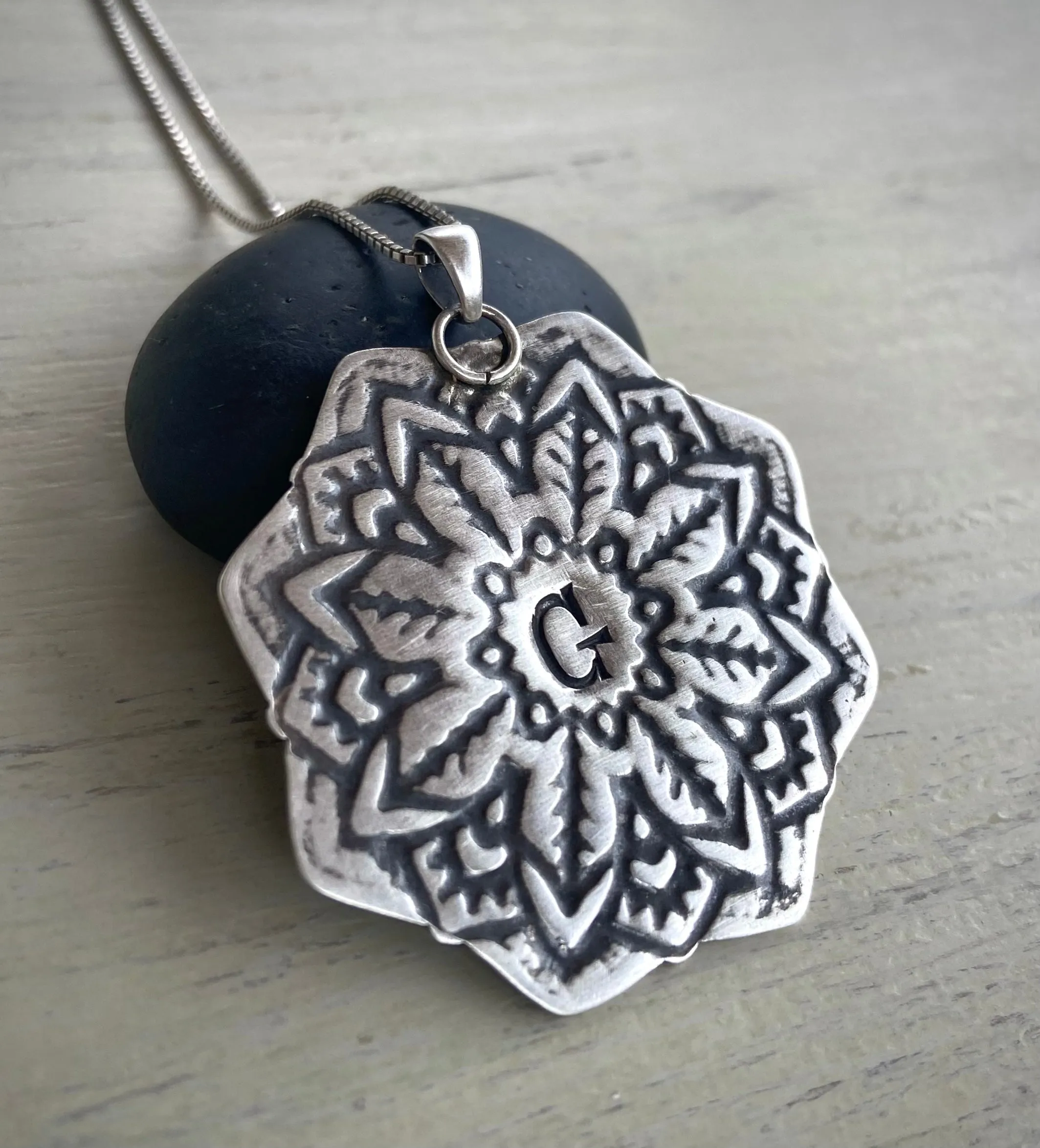 Green Tanzurine Leafy Mandala Pendant