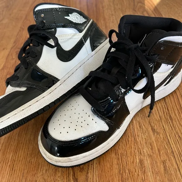 Nike Air Jordan 1 Mid SE All-Star Carbon Fiber GS 2021 DD2192-001. Size 5 Youth