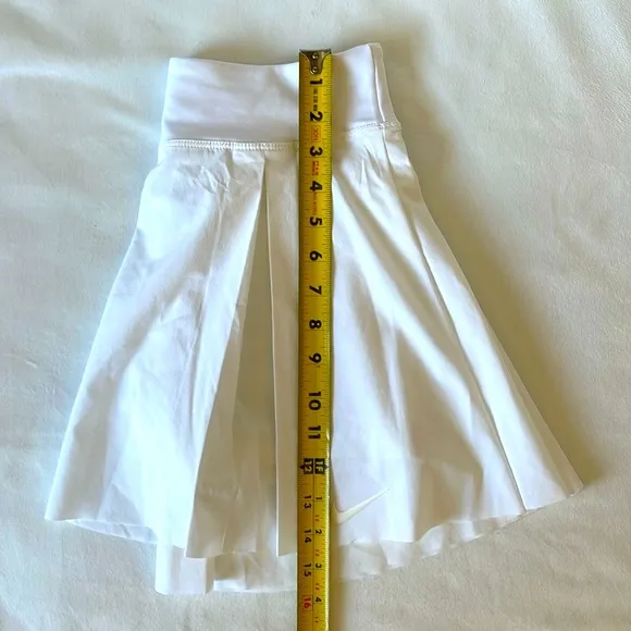 Nike Dri-Fit Women's Standard Fit Pleated Light Weight Golf Skort Sz S