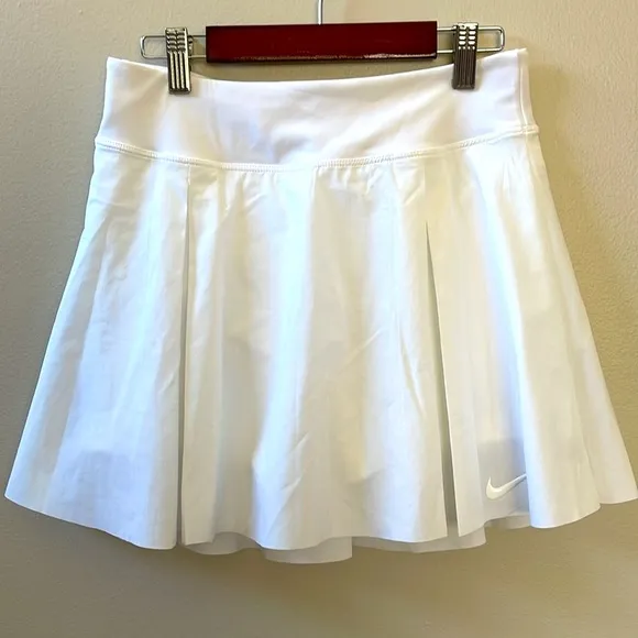 Nike Dri-Fit Women's Standard Fit Pleated Light Weight Golf Skort Sz S