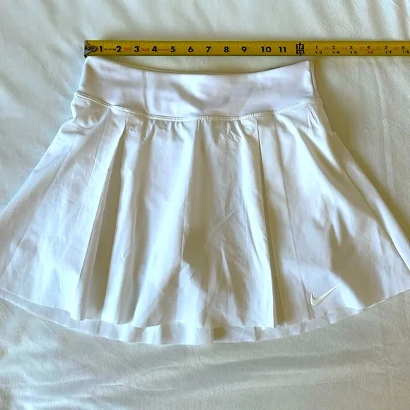 Nike Dri-Fit Women's Standard Fit Pleated Light Weight Golf Skort Sz S