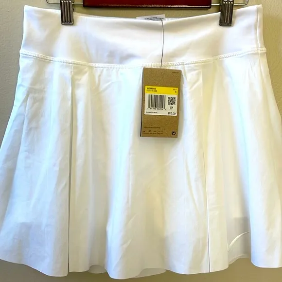 Nike Dri-Fit Women's Standard Fit Pleated Light Weight Golf Skort Sz S