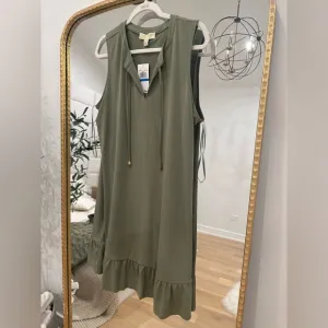 NWT MICHAEL KORS IVY GREEN V-NECK TIE FRONT RUFFLED HEM DRESS SZ XL MSRP $98.00