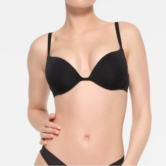 NWT SKIMS 36C custom fit plunge push up bra