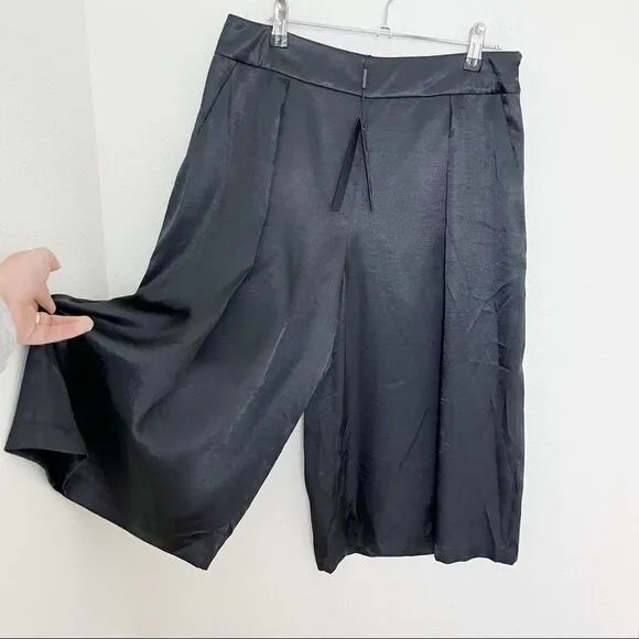 NWT Robert Rodriguez Black Lacy Satin Smudge Bermuda Short