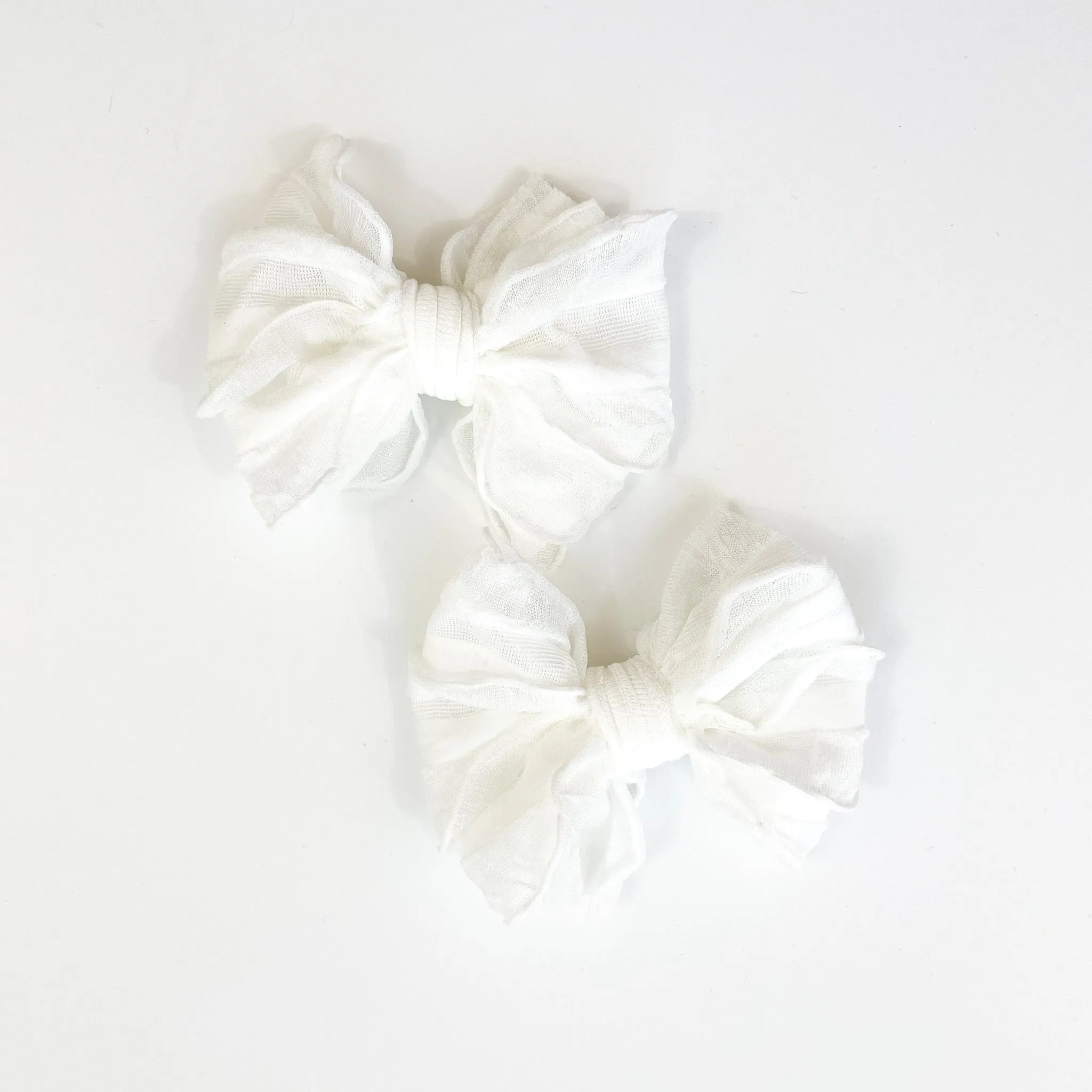 Off White Ruffle Clip