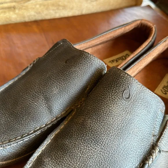Olukai Akepa Driver Moc in brown leather with removable cushioned footbed. Sz 12