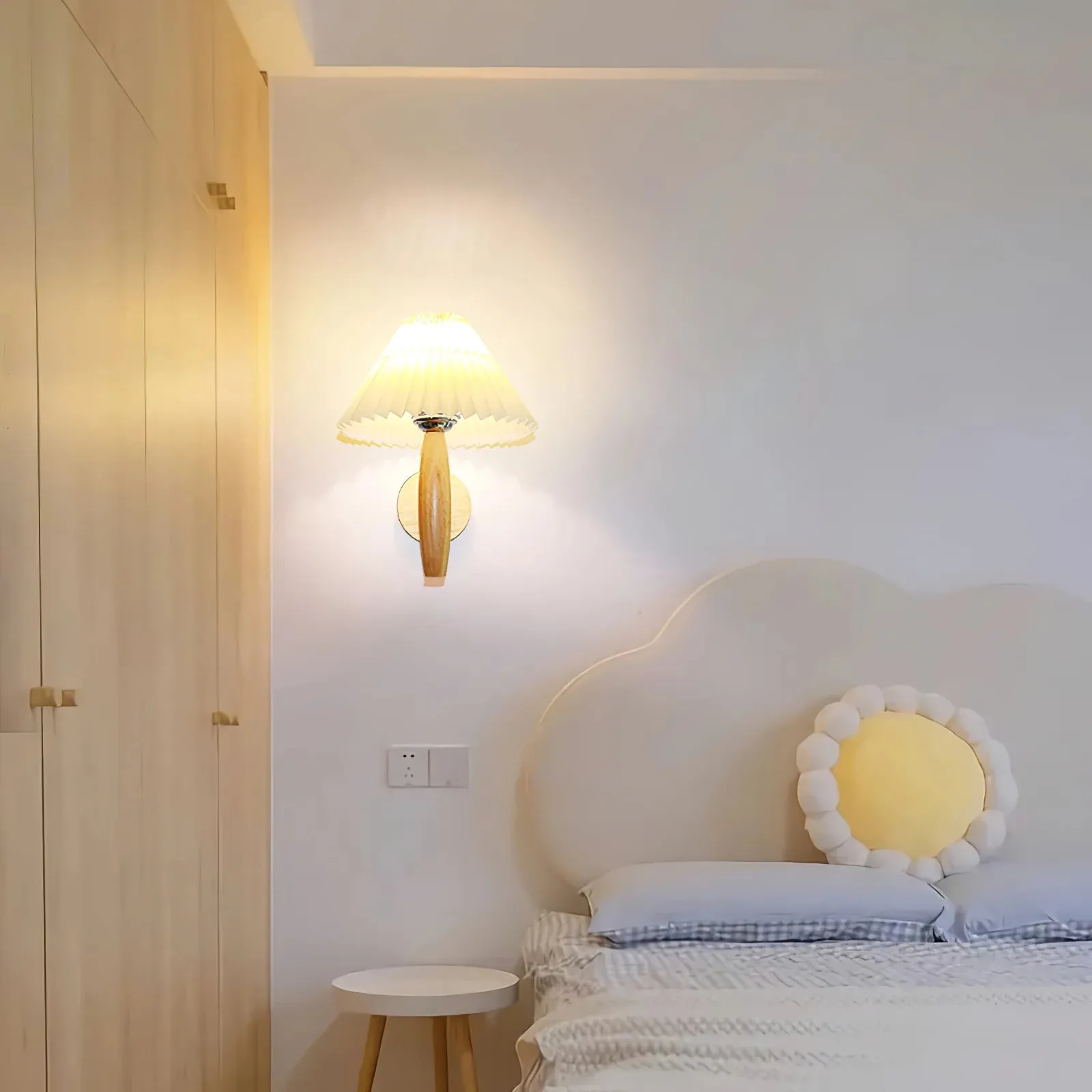Pleated Mushroom Wall Lamp