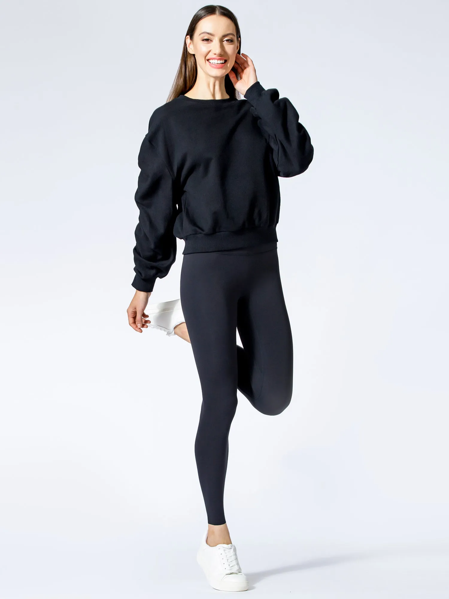 RUCHED RUNWAY SWEATSHIRT, BLACK