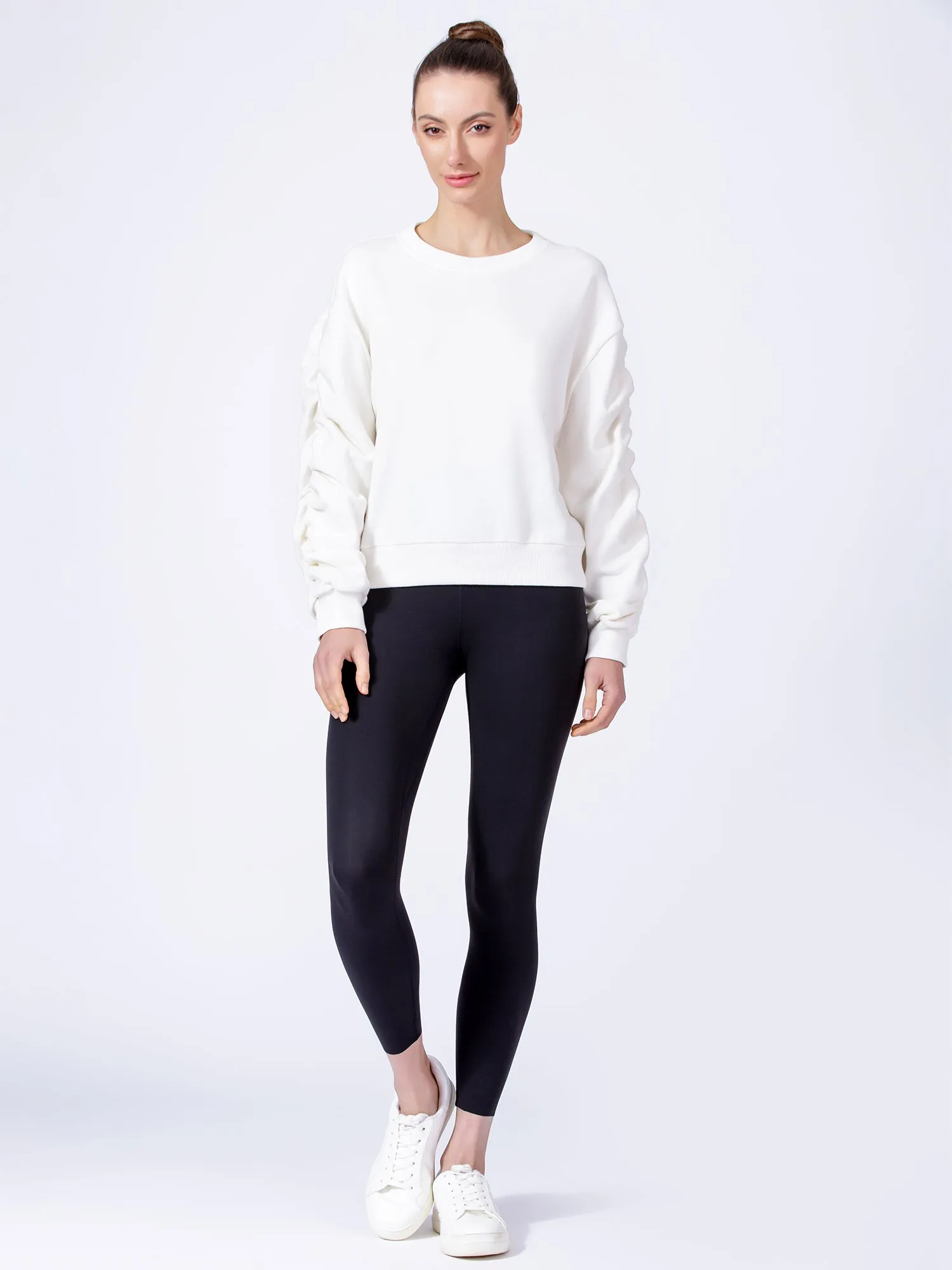 RUCHED RUNWAY SWEATSHIRT, WHITE