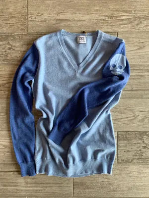 Skull Intarsia V Neck Cashmere Sweater - 2 Tone Blue