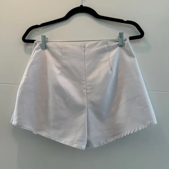 Superdown white pleated classic high waist skort semi-formal summer beach S