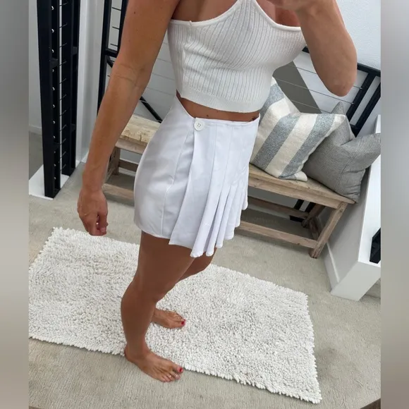 Superdown white pleated classic high waist skort semi-formal summer beach S