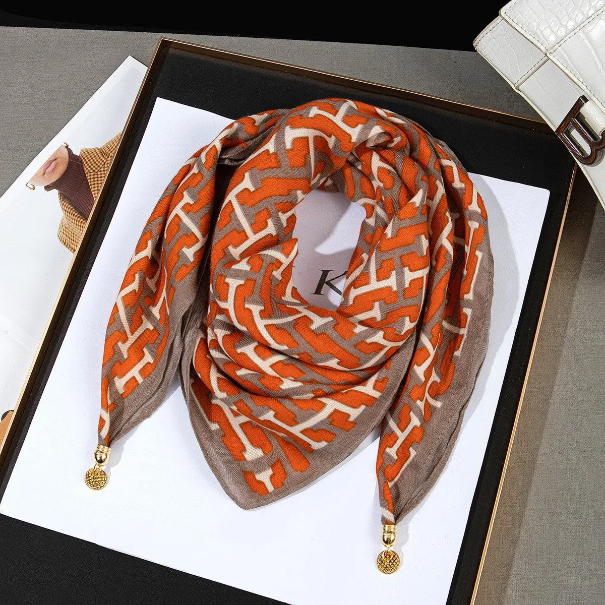 Vintage Print Magnetic Buckle Triangle Scarf – Elegant Lightweight Neck Scarf